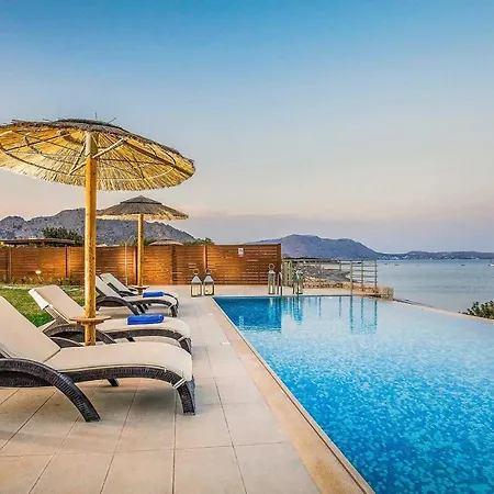 Sleeps 6 Air Con Wifi Villa *